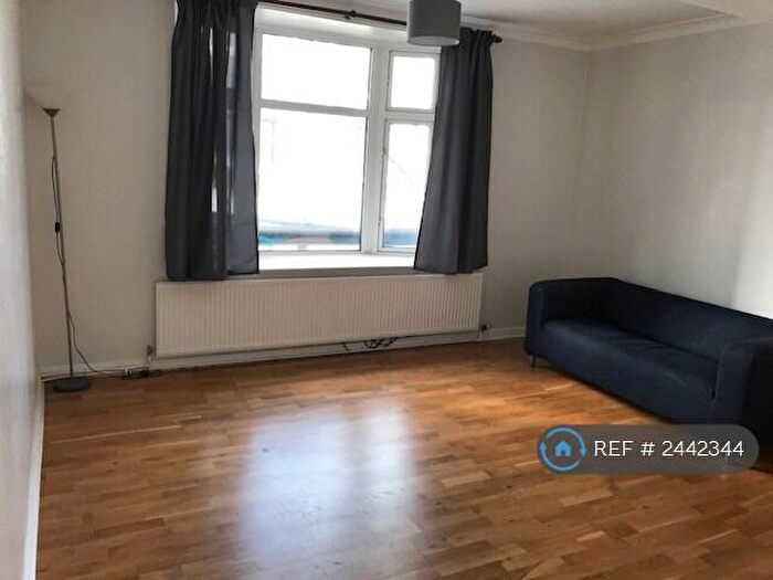 3 Bedroom Flat To Rent In St. George Court, Birmingham, B15