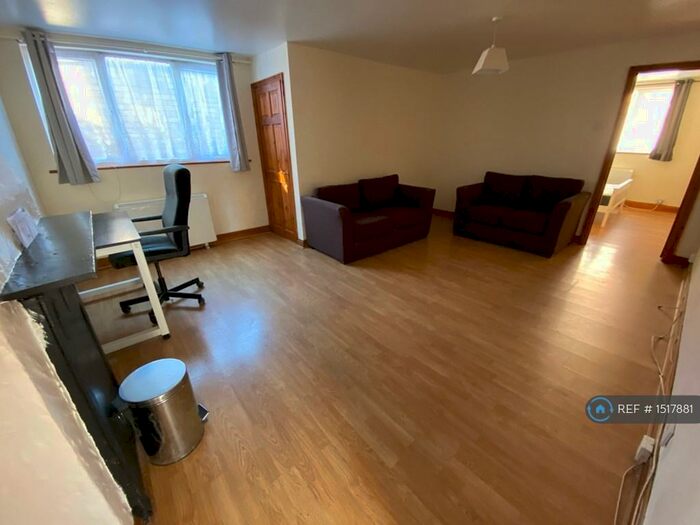 1 Bedroom Flat To Rent In Nightingale Road, Hitchin, SG5