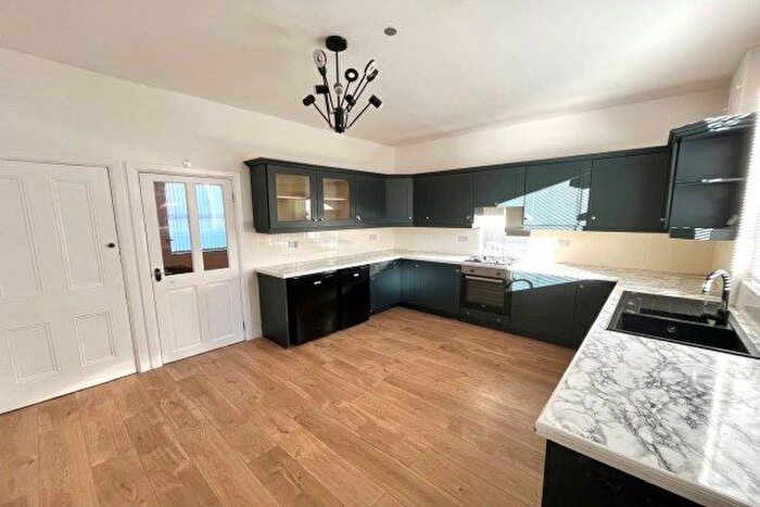 3 Bedroom Terraced House To Rent In Eckington, Sheffield, S21