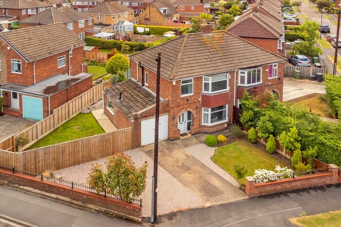 3 Bedroom Semi-Detached House To Rent In Reighton Drive, York, YO30