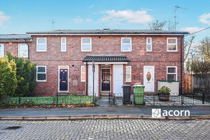 3 Bedroom Flat To Rent In Hope Close London, SE12