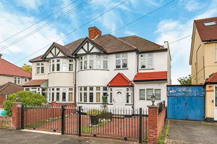 4 Bedroom Semi Detached House For Sale In Woodlands Road, Isleworth, TW7