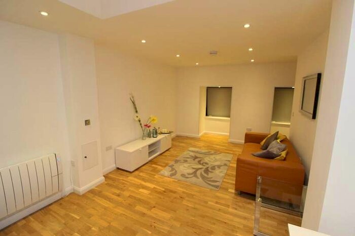 1 Bedroom Flat To Rent In Foregate Street, Chester, CH1