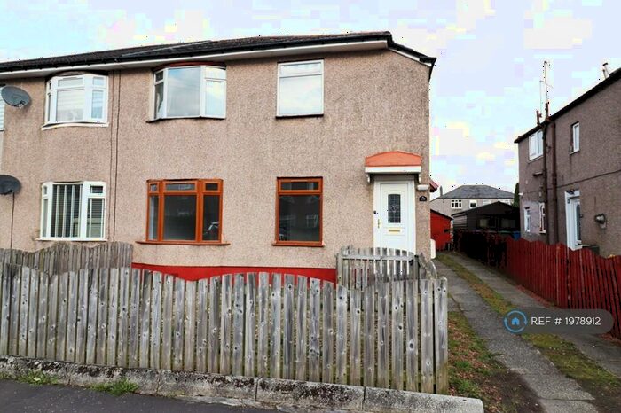 3 Bedroom Flat To Rent In Castlemilk Road, Glasgow, G44