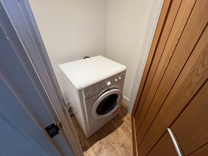 1 Bedroom Flat To Rent In Pontargothi, Nantgaredig, Carmarthenshire, SA32