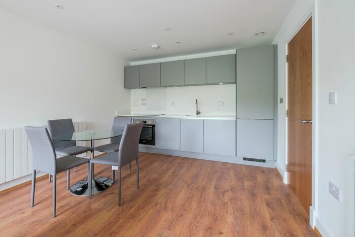 1 Bedroom Flat To Rent In Well Farm Road, Whyteleafe, CR3