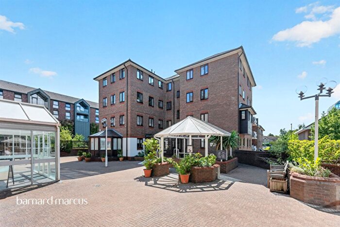 2 Bedroom Property For Sale In Upper High Street, Epsom, KT17