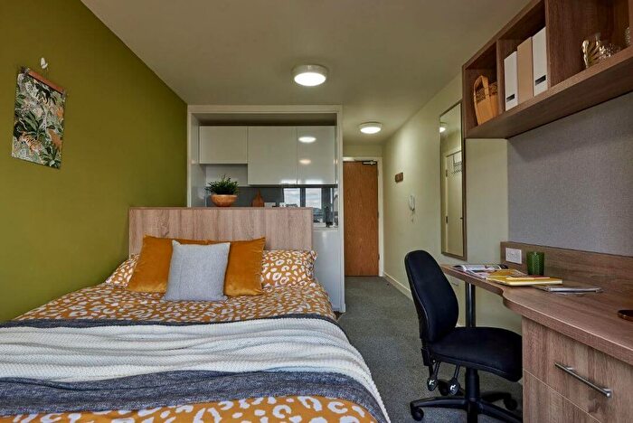 1 Bedroom Flat To Rent In The Close, Bristol Road, Selly Oak, Birmingham, B29