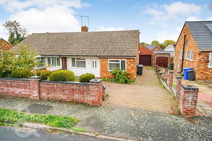 3 Bedroom Semi-Detached Bungalow For Sale In Tower Mill Road, Bungay, NR35