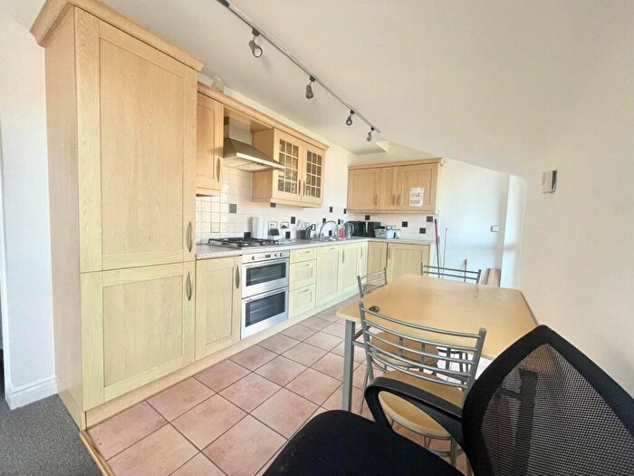 2 Bedroom Flat To Rent In Lower Canal Walk, Southampton, SO14