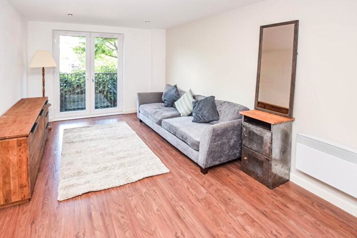 2 Bedroom Flat To Rent In Alto, Sillavan Way, Salford, M3