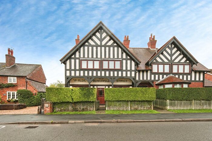 3 Bedroom Flat For Sale In Station Road, Balsall Common, Coventry, CV7