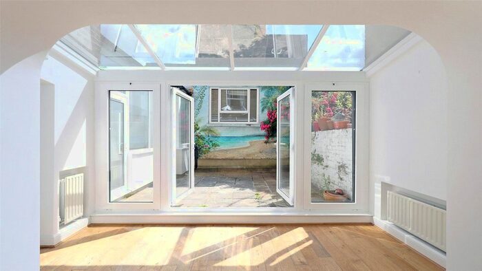 3 Bedroom Flat To Rent In St Anns Villas, Holland Park, W11