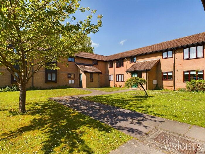 1 Bedroom Flat To Rent In The Lindens, Hatfield, AL10