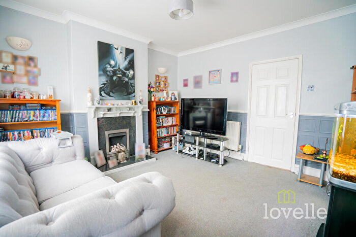 3 Bedroom Semi-Detached House For Sale In North Marsh Road, Gainsborough, DN21
