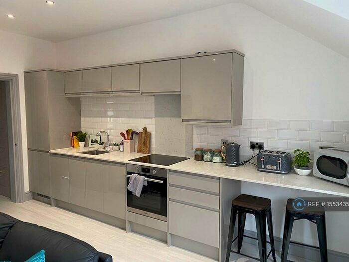 1 Bedroom Flat To Rent In Market Street, Stourbridge, DY8