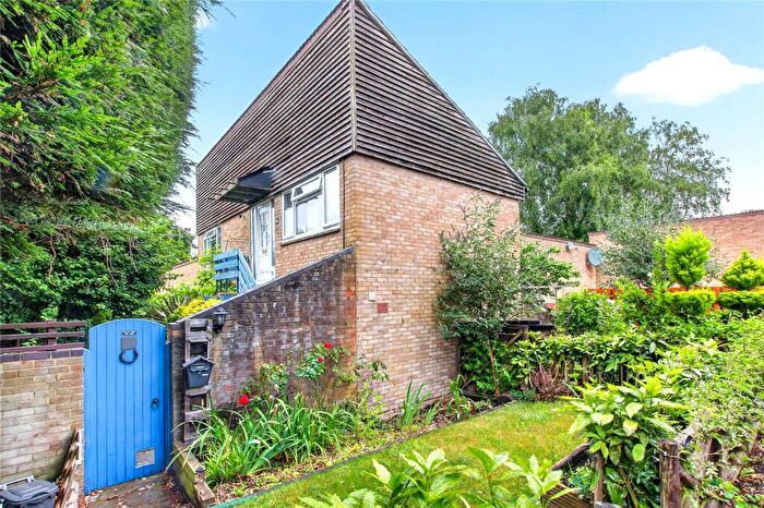1 Bedroom Maisonette For Sale In Juniper, Bracknell, Berkshire, RG12