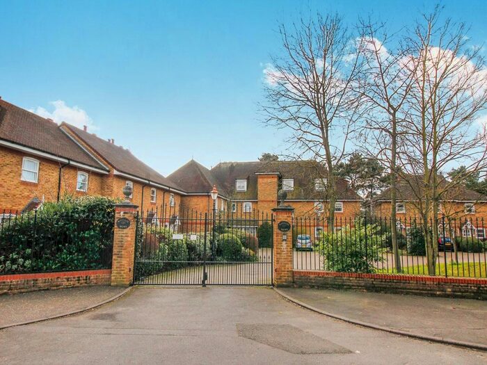 2 Bedroom Flat To Rent In Natalie Mews, Twickenham, TW2