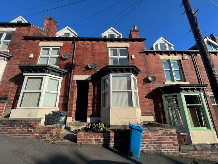 4 Bedroom House To Rent In Hunter House Road, Sheffield, S11