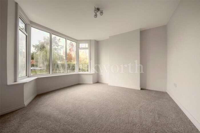 3 Bedroom Semi-Detached House To Rent In The Vale, London, NW11