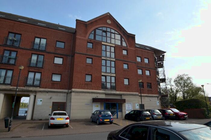 2 Bedroom Flat To Rent In Beaufort Court, Atlantic Wharf, Cardiff, CF10