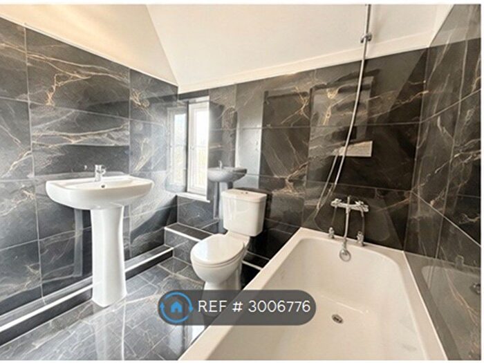 3 Bedroom Detached House To Rent In Great North Road, Woodlands, Doncaster, DN6