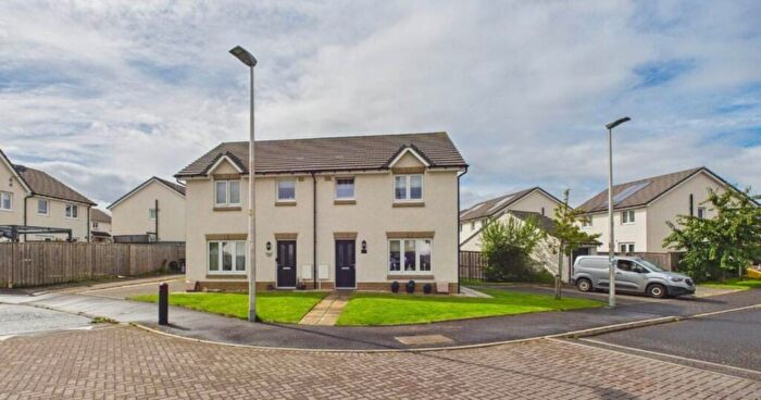3 Bedroom Semi-Detached House For Sale In Lapwing Drive, Cambuslang, Glasgow, G72
