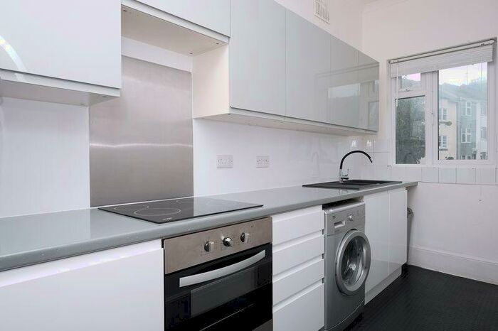 2 Bedroom Flat To Rent In Lewes Road, Brighton, BN2