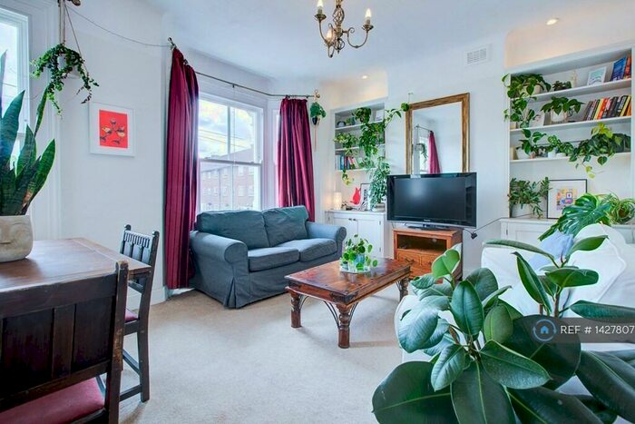 2 Bedroom Flat To Rent In Eversleigh Road, London, SW11