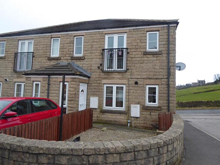 2 Bedroom Semi-Detached House To Rent In Moins Close, Halifax, HX2