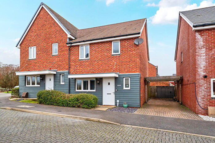 3 Bedroom Semi Detached House For Sale In Magdalen Gardens, Basingstoke, RG24