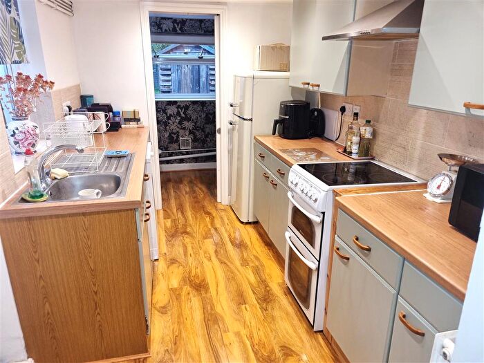 2 Bedroom Terraced House To Rent In West Street, Long Sutton, Spalding, PE12