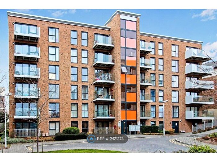 2 Bedroom Flat To Rent In Aquarius Court, Edgware, HA8