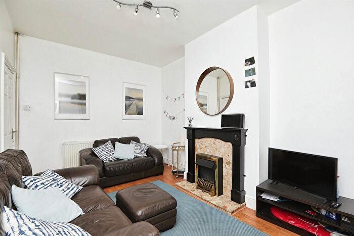 4 Bedroom House To Rent In Slack Lane, California, England, DE22