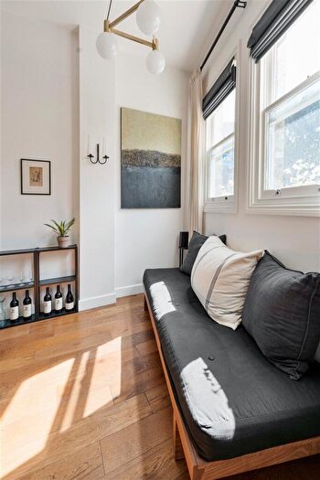 1 Bedroom Flat For Sale In Clarence Road, Hackney Central, E5