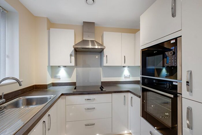 2 Bedroom Flat To Rent In Hampton Lane, Solihull, B91