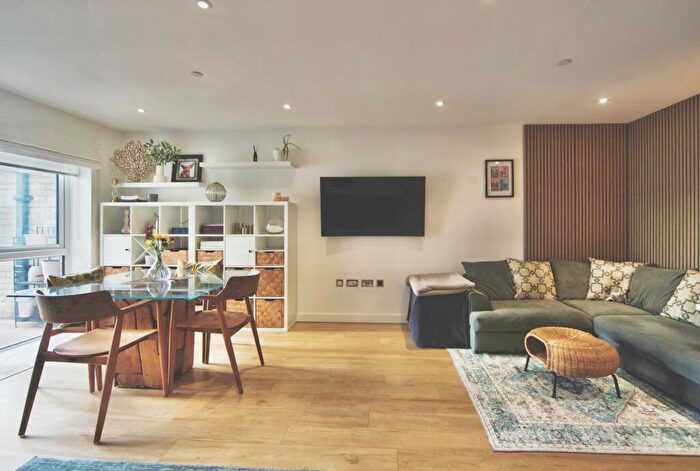 2 Bedroom Flat For Sale In Caversham Road, London, NW9