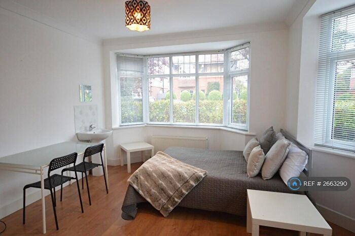 6 Bedroom Detached House To Rent In Greenwood Road. Winton, Bournemouth, BH9