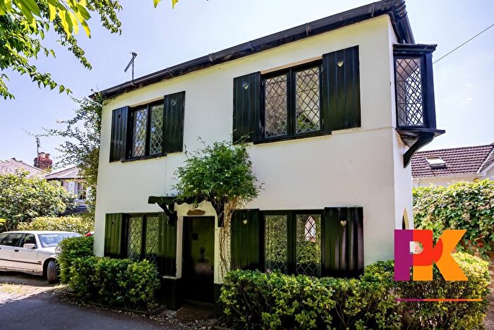 2 Bedroom Detached House To Rent In Camden Place, Bourne End, SL8