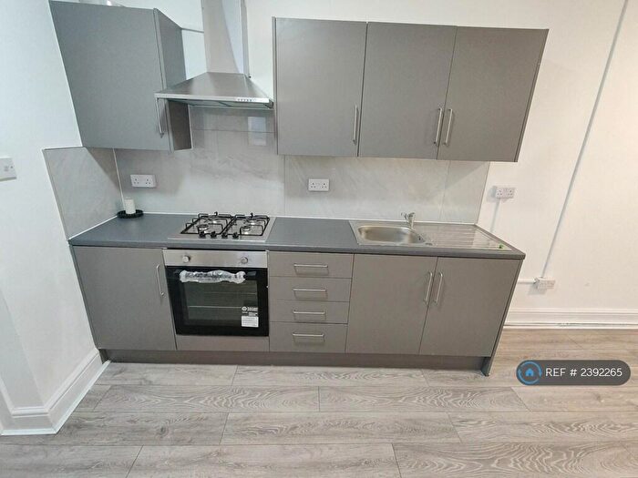 3 Bedroom Flat To Rent In Calcutta Road, Tilbury, RM18