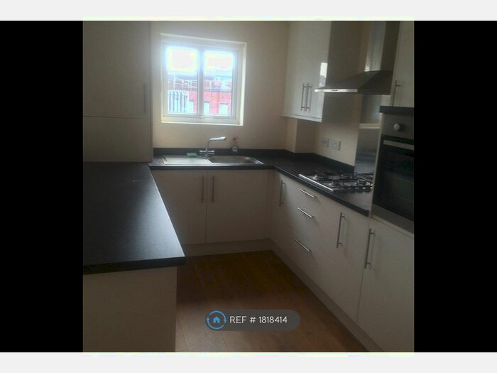 2 Bedroom Flat To Rent In Leicester Court, Preston, PR1