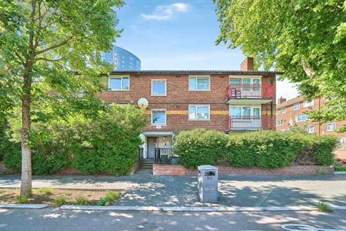 3 Bedroom Flat For Sale In Great Eastern Road, London, E15