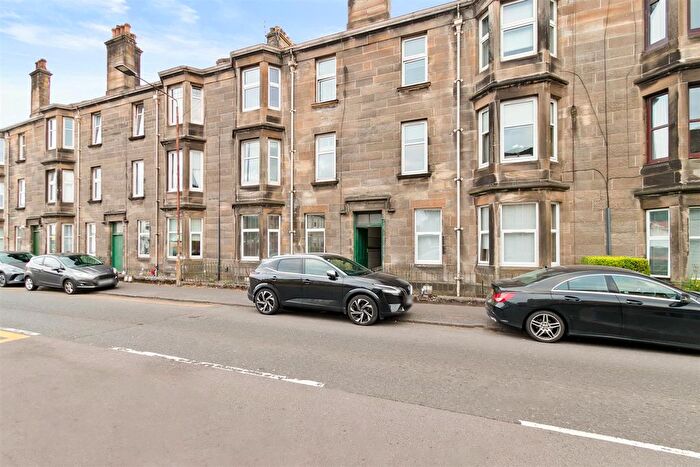 2 Bedroom Flat For Sale In Glasgow Road, Dumbarton, G82