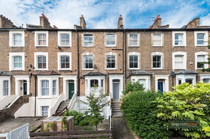 1 Bedroom Flat For Sale In Coningham Road, Shepherds Bush, London., W12
