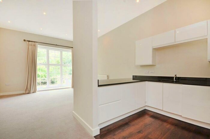 2 Bedroom Flat To Rent In Gresham Park Road, Old Woking, Woking, GU22