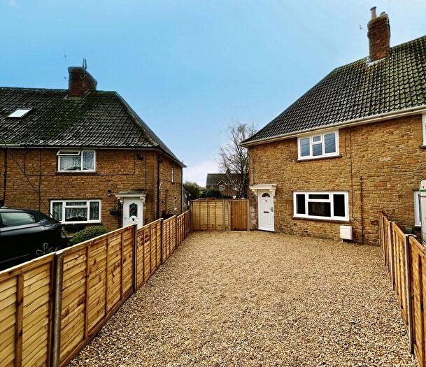 3 Bedroom Semi-Detached House For Sale In Broadway, Higher Odcombe, BA22