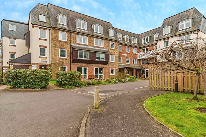 1 Bedroom Flat For Sale In Homestream House, Horsham, RH12
