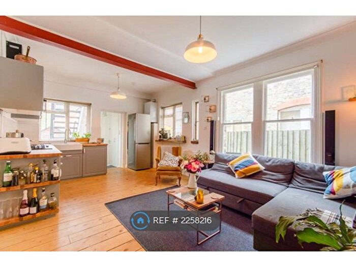 1 Bedroom Flat To Rent In Gladstone Avenue, London, N22