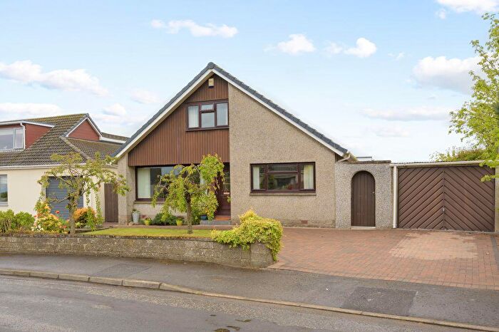 4 Bedroom Detached House For Sale In Woodlands Drive, Crossford, KY12