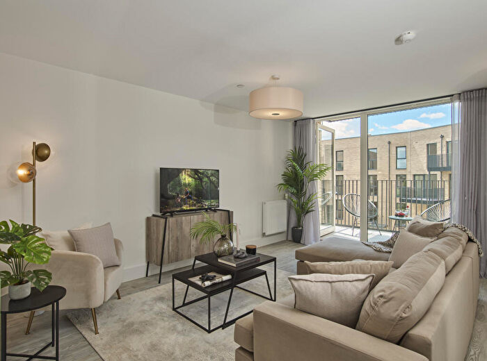 1 Bedroom Apartment For Sale In Manford Way Ilford, IG7